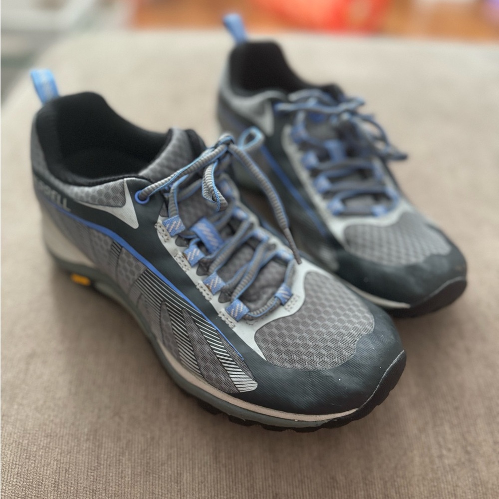 Merrell Antora Women’s Trail Hiking Shoe Size 6